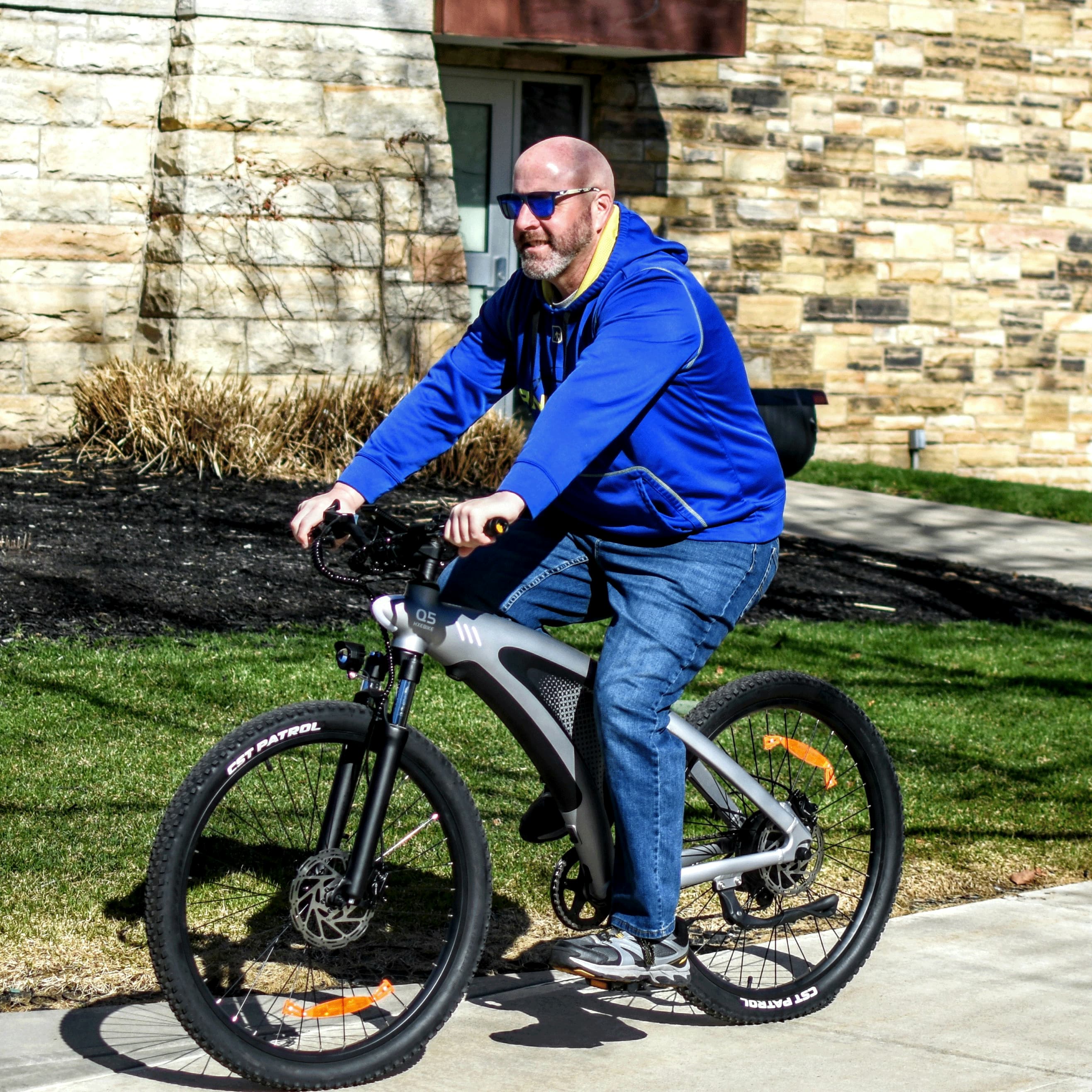 Bicicletta elettrica HX Q5 Shark con batteria integrata da 48V 20Ah.